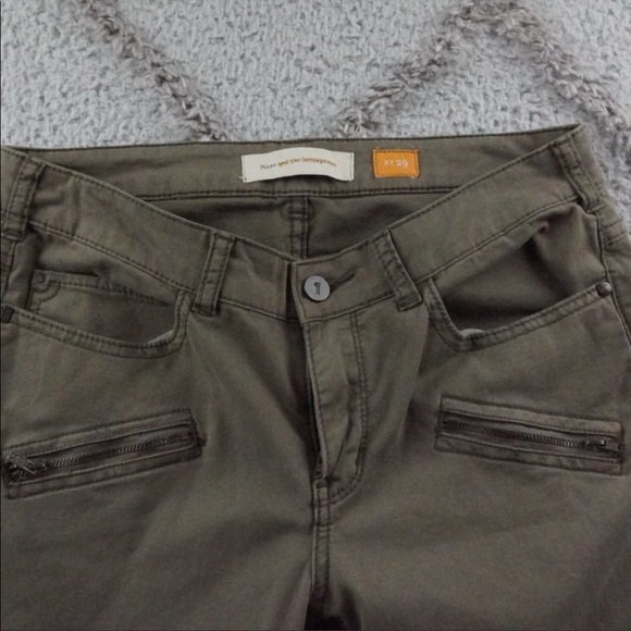 Pilcro and the Letterpress ankle zip jeans - Picture 3 of 11